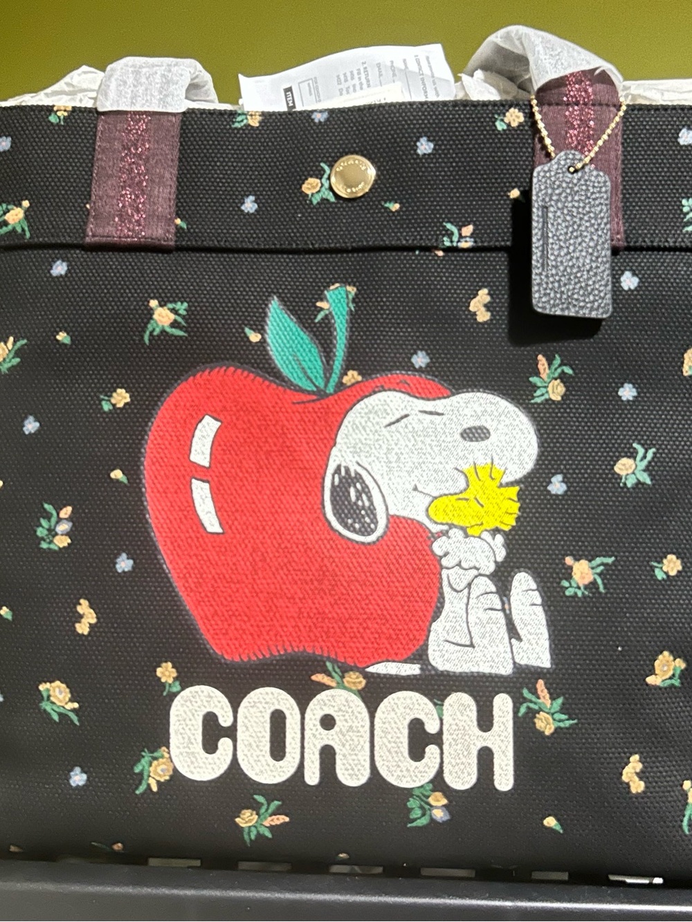 Coach Snoopy Apple Black Floral Mini Rose Tote size is in pics